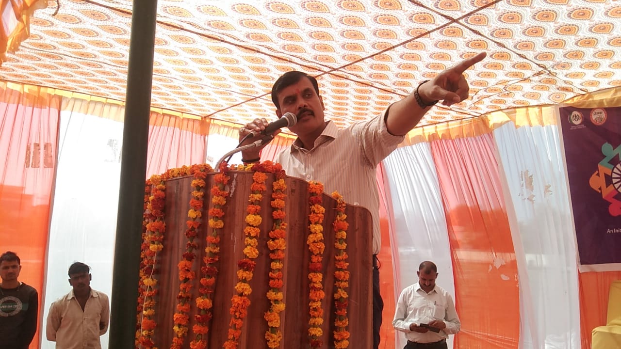 हरदोई : महिलाएं जनपद में मतदाता जागरूकता की अलख जगाएं:- जिलाधिकारीअपने परिवार को लेकर मतदान करने अवश्य जाएं:-मुख्य विकास अधिकारी