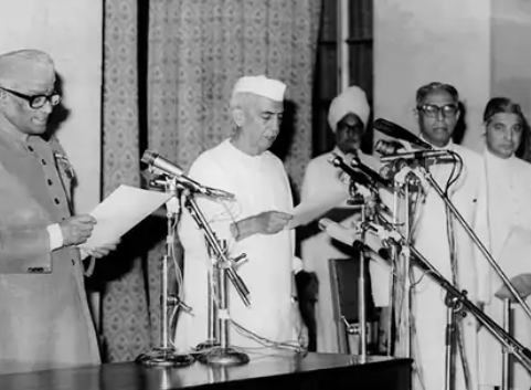 चौधरी चरण सिंह 28 जुलाई 1979 को प्रधानमंत्री तो बने, लेकिन महज 24 दिनों के लिए