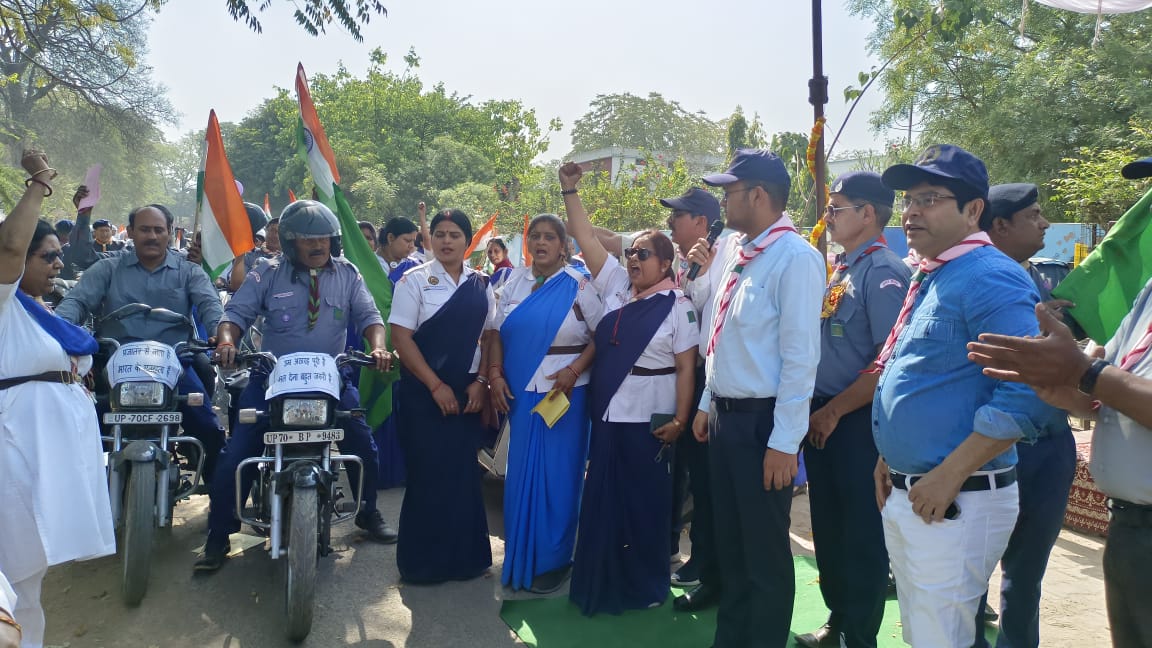 प्रयागराज- बाइक रैली के माध्यम से मतदाता जागरूकता का दिया गया संदेश