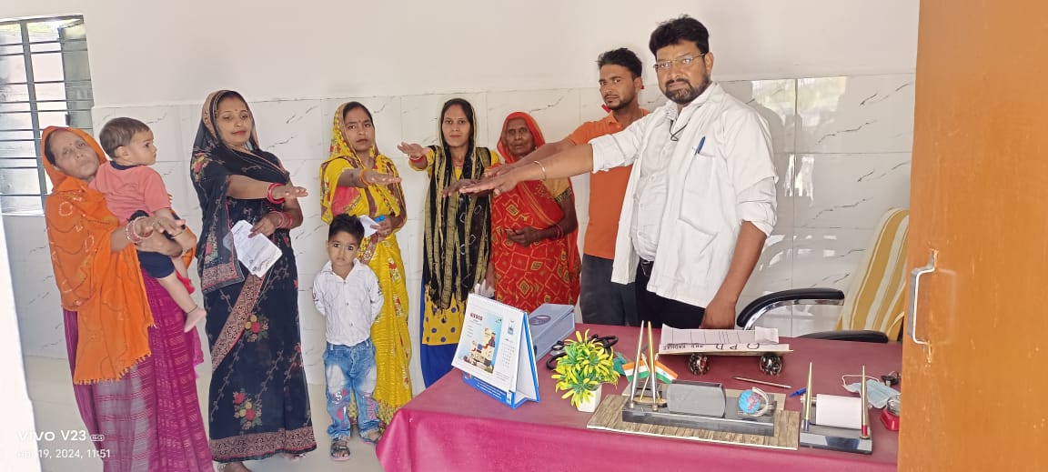 फर्रुखाबाद: पहले मतदान फिर जलपान के लिए स्वास्थ्य विभाग ने किया जागरुक