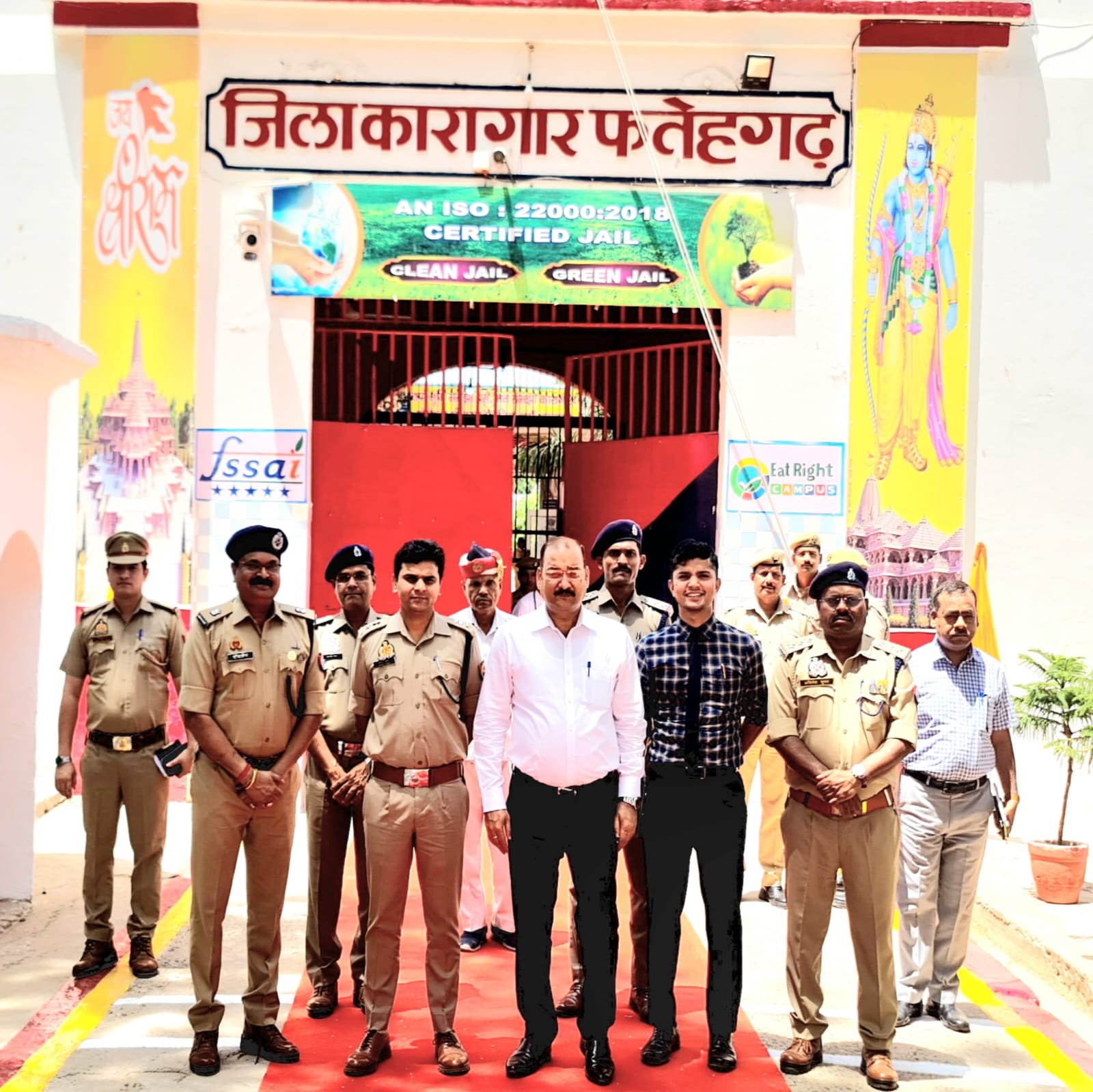 फर्रुखाबाद:जिलाधिकारी एवम पुलिस अधीक्षक द्वारा जिला कारागार का मासिक निरीक्षण किया गया