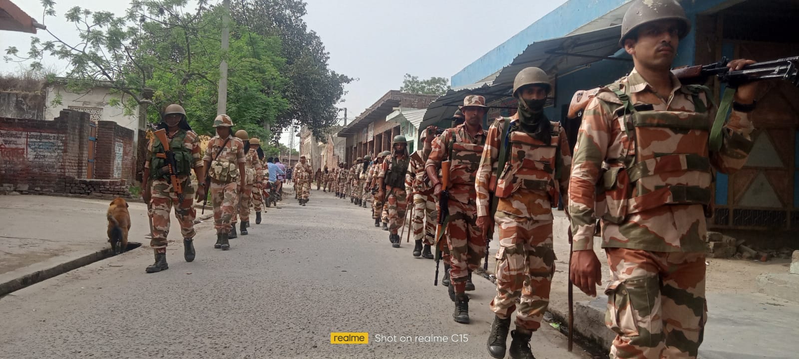 कासगंज: आगामी लोकसभा चुनाव-2024 के दृष्टिगत पुलिस अधीक्षक कासगंज अपर्णा रजत कौशिक के निर्देशन में फ्लैग मार्च किया गया