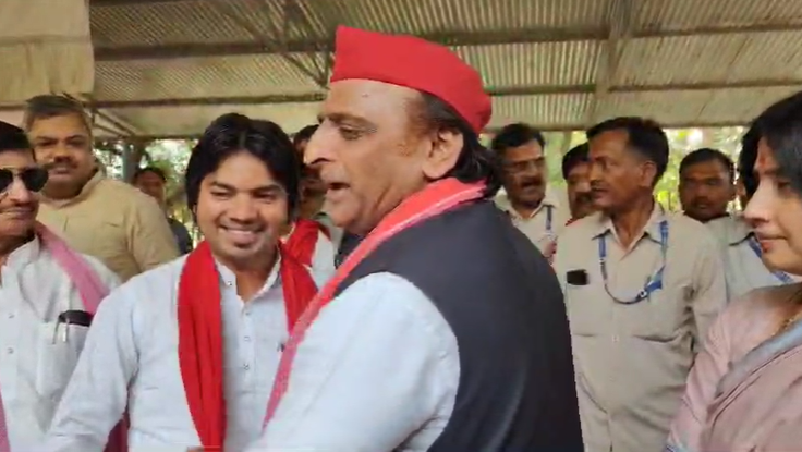 बसपा से टिकट कटने पर आक्रोशित गुलशन देव शाक्य समाजवादी पार्टी में हुए शामिल