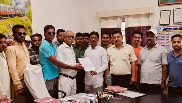 पीलीभीत में शुरू नहीं हुआ ट्रेनों का संचालन तो होगा धरना प्रदर्शन