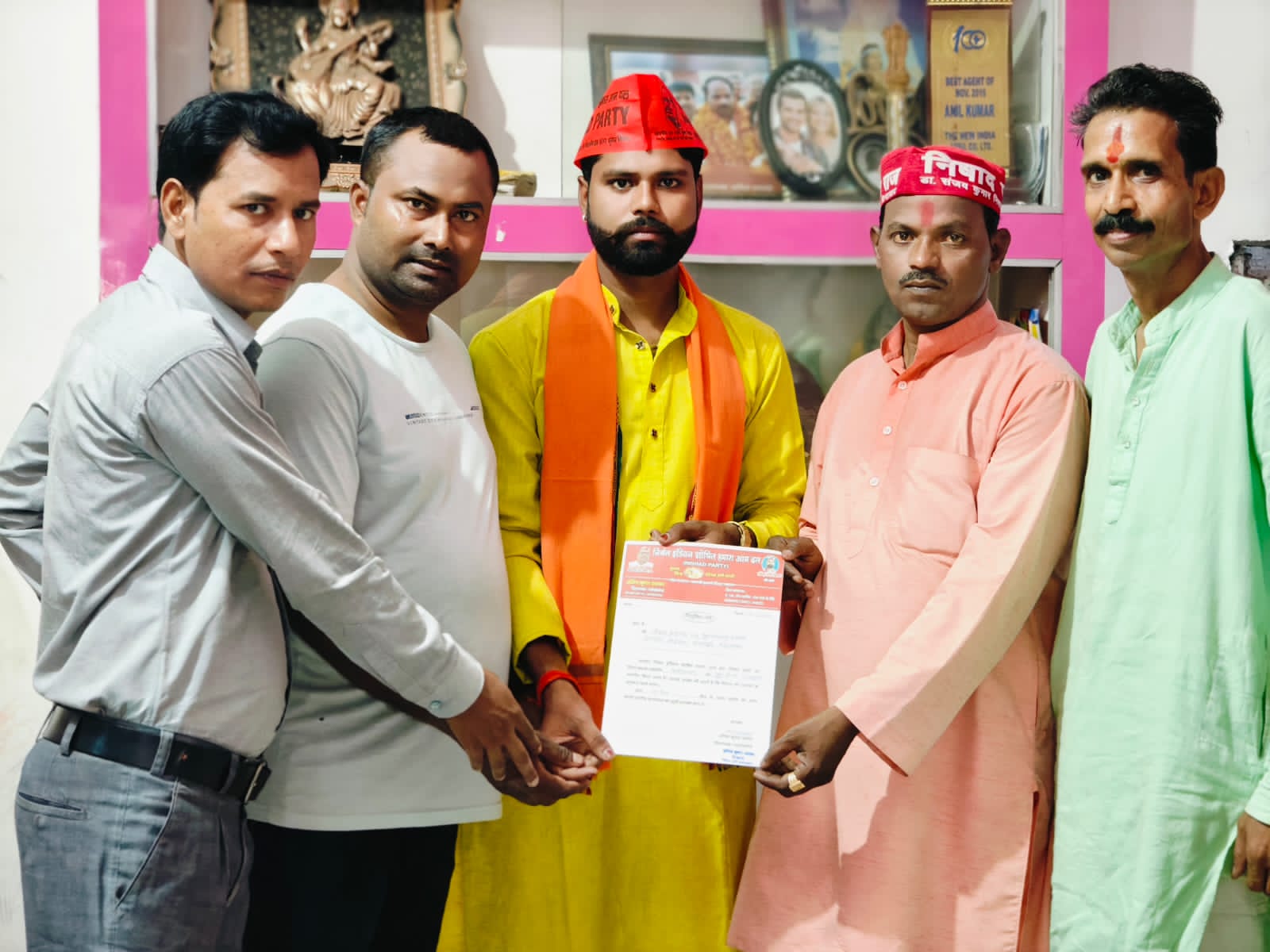 फर्रुखाबाद:निषाद पार्टी के जिला अध्यक्ष ने रोहन कश्यप को युवा मोर्चा का जिला अध्यक्ष मनोनीत किया