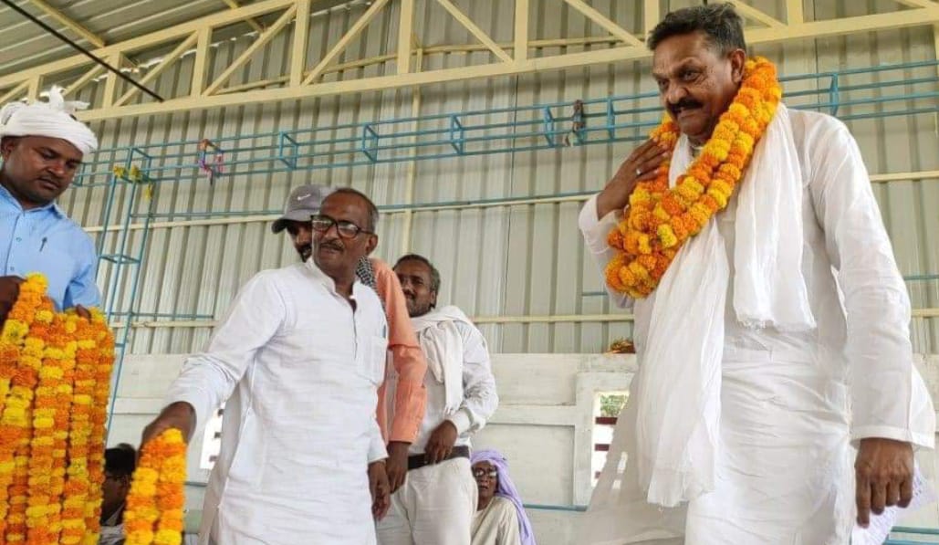 गाजीपुर में कुशवाहा समाज को अपने पाले में लाने की लगी होड़ मौर्यवंशियों की उतर जा रही आरती सांसद अफजाल अंसारी