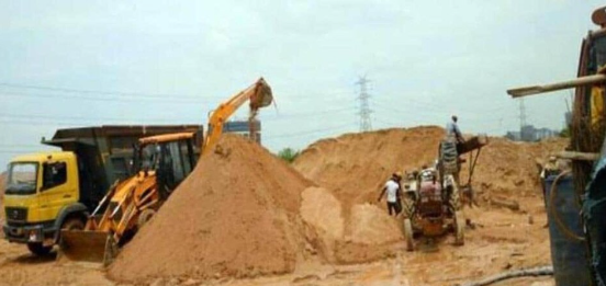 मैनपुरी में खनन माफियाओं के विरुद्ध अभियान चलाना एसडीएम किशनी को पड़ रहा भारी ?