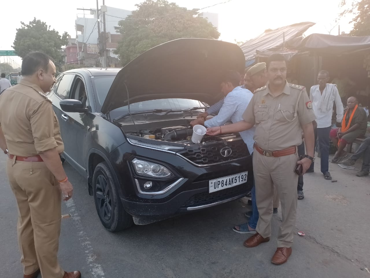 मैनपुरी में सीओ भोगाव सुनील कुमार के नेतृत्व में पुलिस ने चलाया संघन चेकिंग अभियान वाहनों का किया चालान उतरवाए हूटर व काली फ़िल्म ?