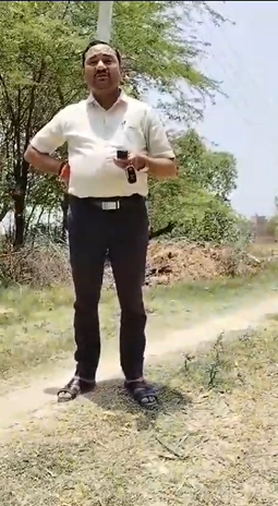 जनपद रायबरेली के ऊंचाहार थाना अंतर्गत ग्राम सवैया धनी के प्रधान पति की धमकी भरा वीडियो प्रकाश में आया है।
