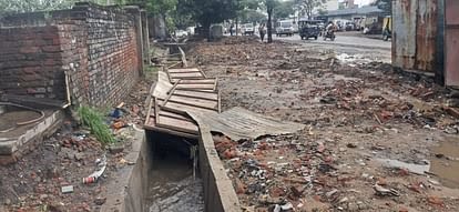 पीलीभीत के बारिश में ढहा नाला