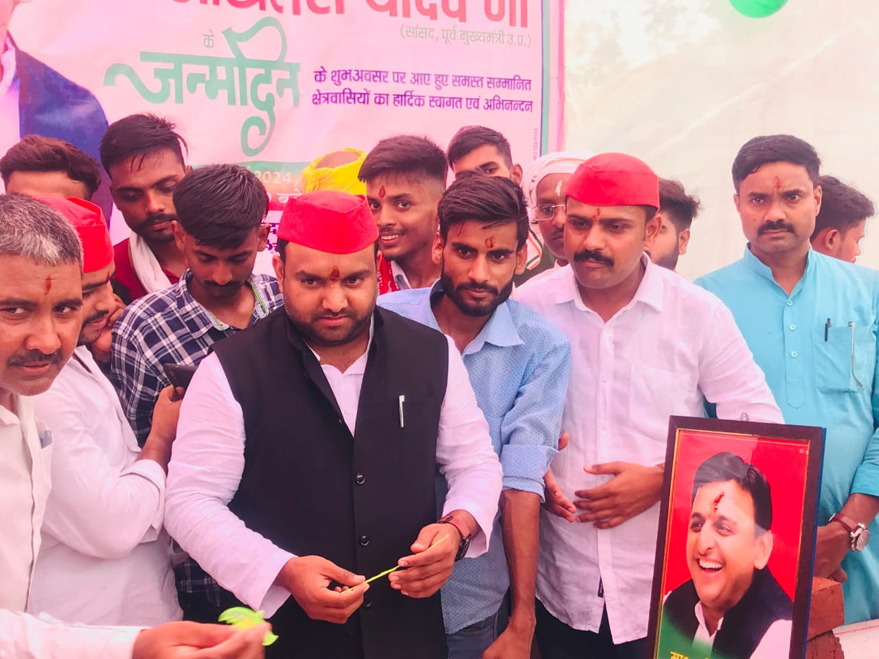 रायबरेली : अखिलेश यादव की सरकार मे बहेगी विकास की धारा इंजीनियर सुमित