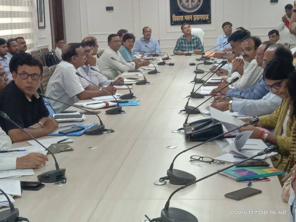 प्रयागराज-मुख्य विकास अधिकारी की अध्यक्षता में जिला स्तरीय टास्क फोर्स, मध्यान्ह भोजन योजना, निपुण भारत मिशन, जिला शिक्षा एवं अनुश्रवण समिति की समीक्षा बैठक सम्पन्न