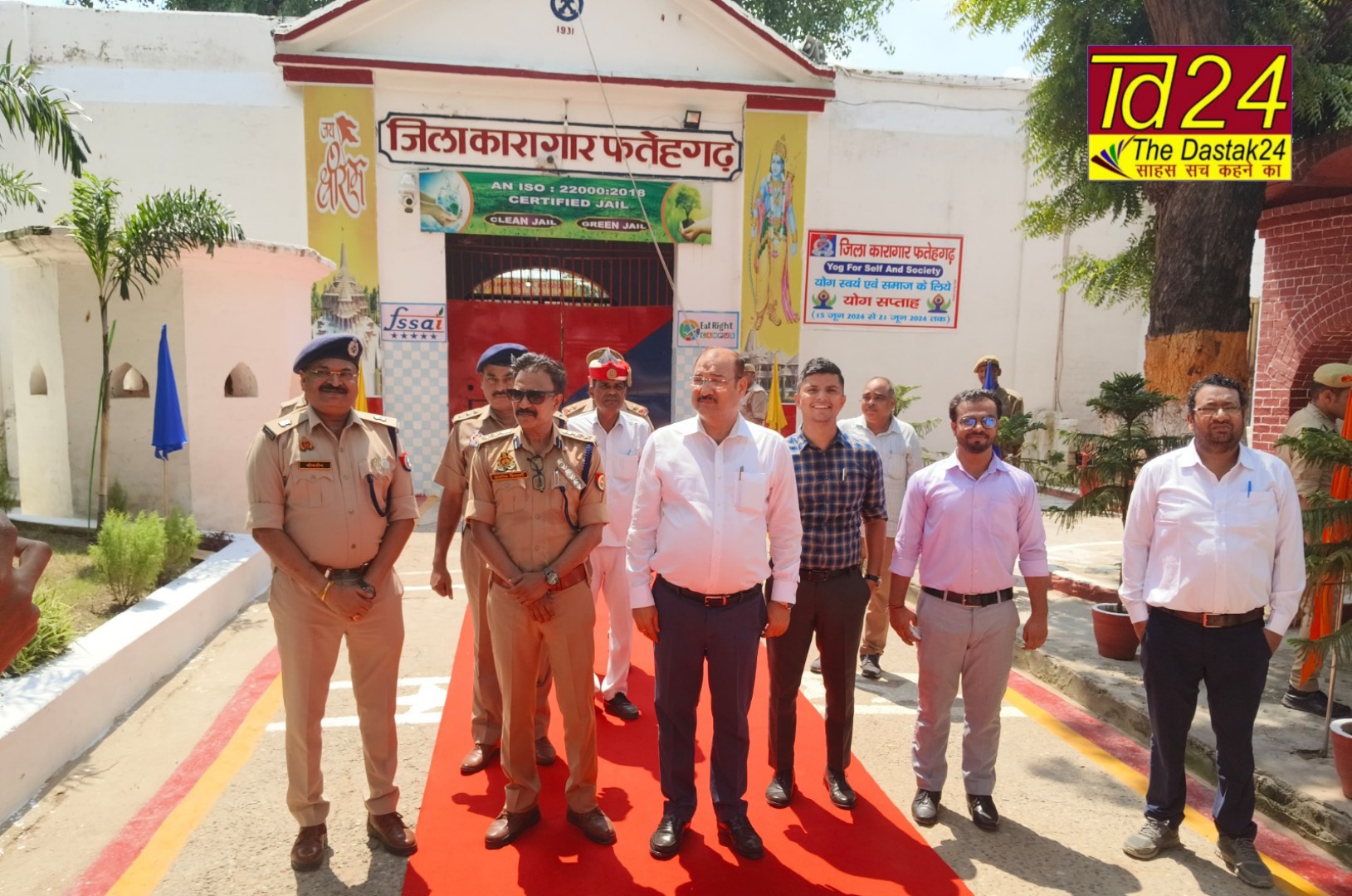 फर्रुखाबाद:जिलाधिकारी व पुलिस अधीक्षक ने जिला एवं केंद्रीय कारागार का मासिक निरीक्षण किया