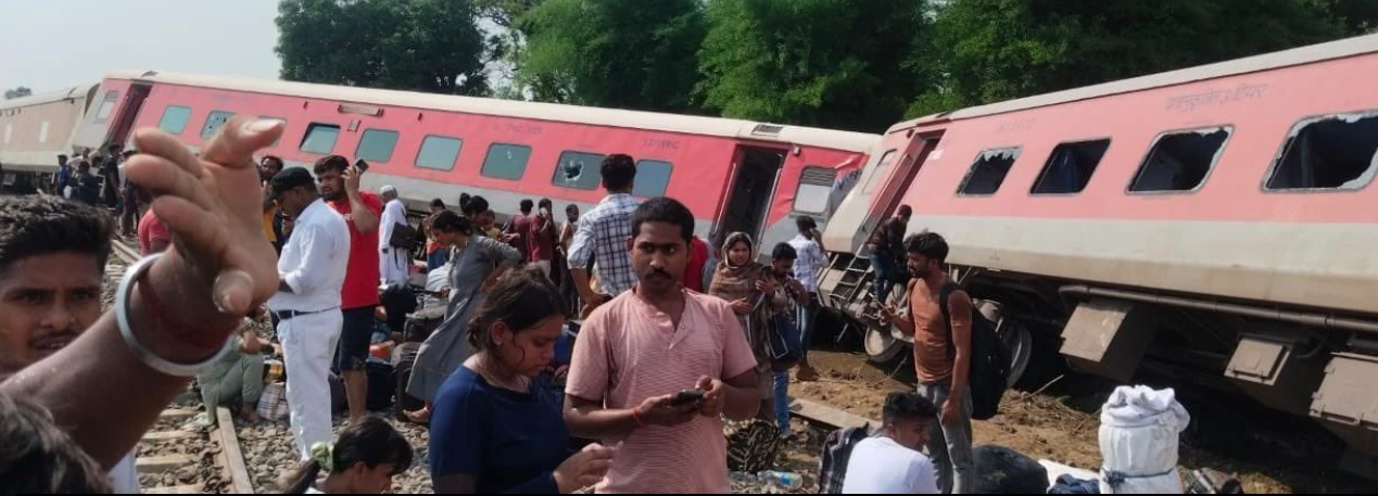 यूपी के गोंडा में बड़ा रेल हादसा, डिब्रूगढ़ एक्सप्रेस के 12 कोच पलटे ?