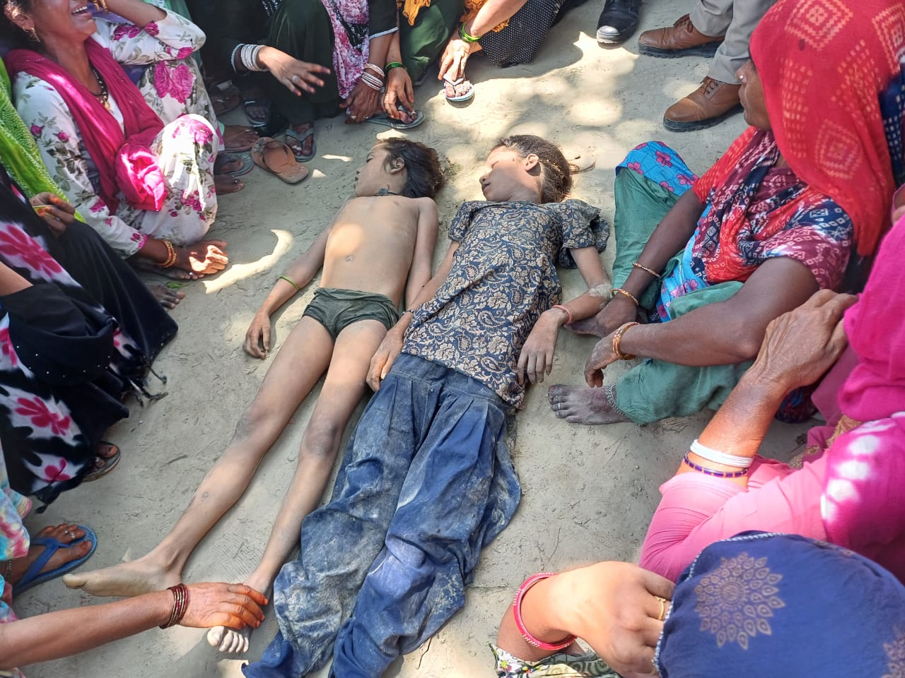 मैनपुरी में खेत पर पिता को खाना देकर लौट रही सगी बहनों की बंबे मे गिरकर हुई मृत्यु ?