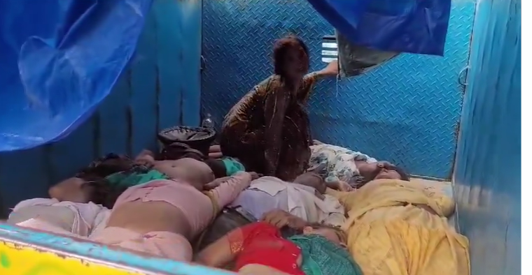 हाथरस सत्संग हादसा : लाशों के ढेर देख घबराए सिपाही रवि यादव को आया हार्ट अटैक, इलाज के दौरान मौत