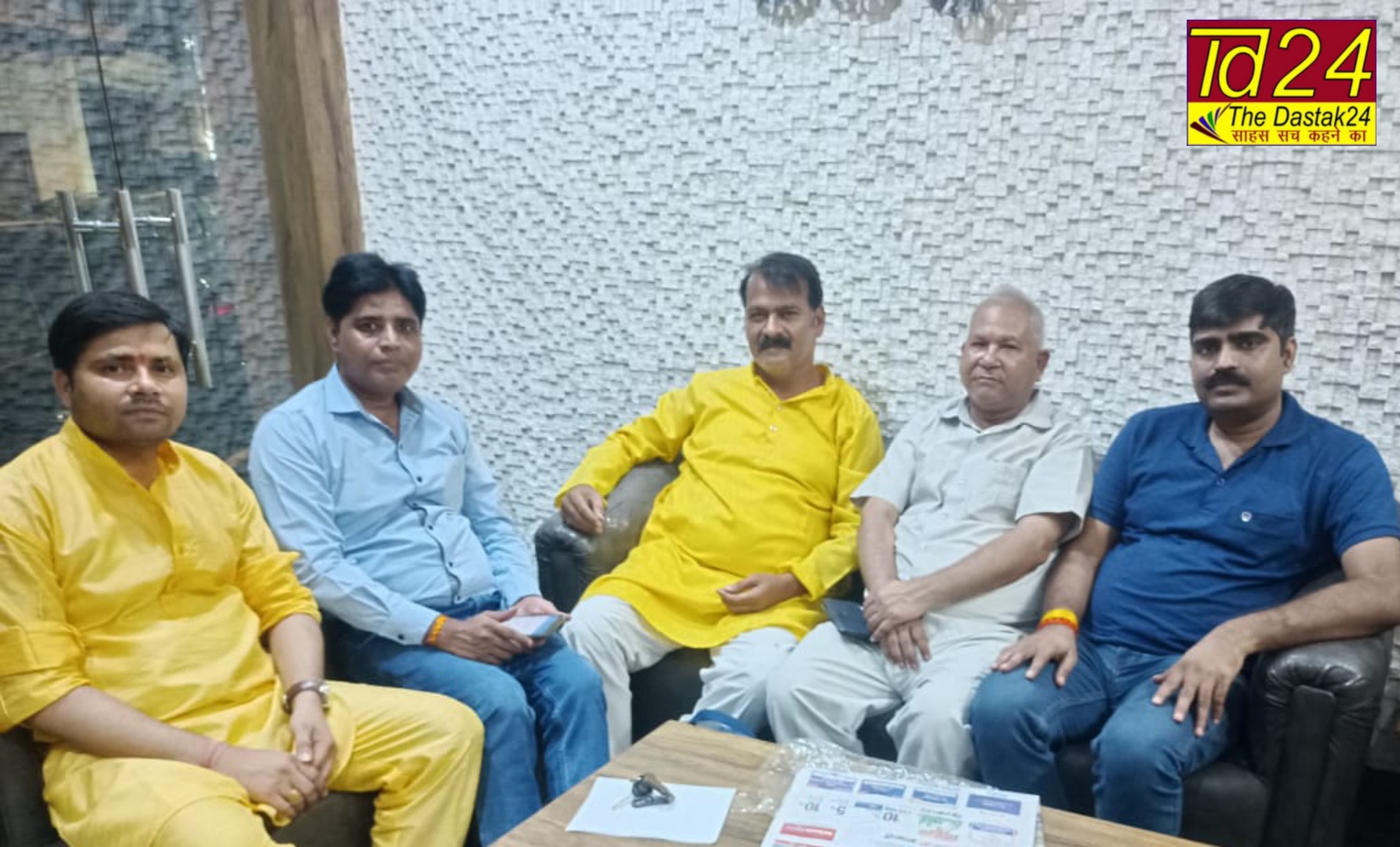 मथुरा:राज्य मुख्यालय  सूचना विभाग की नौकरशाही की तानाशाही के कारण पत्रकारों में आक्रोश-कुशवाहा