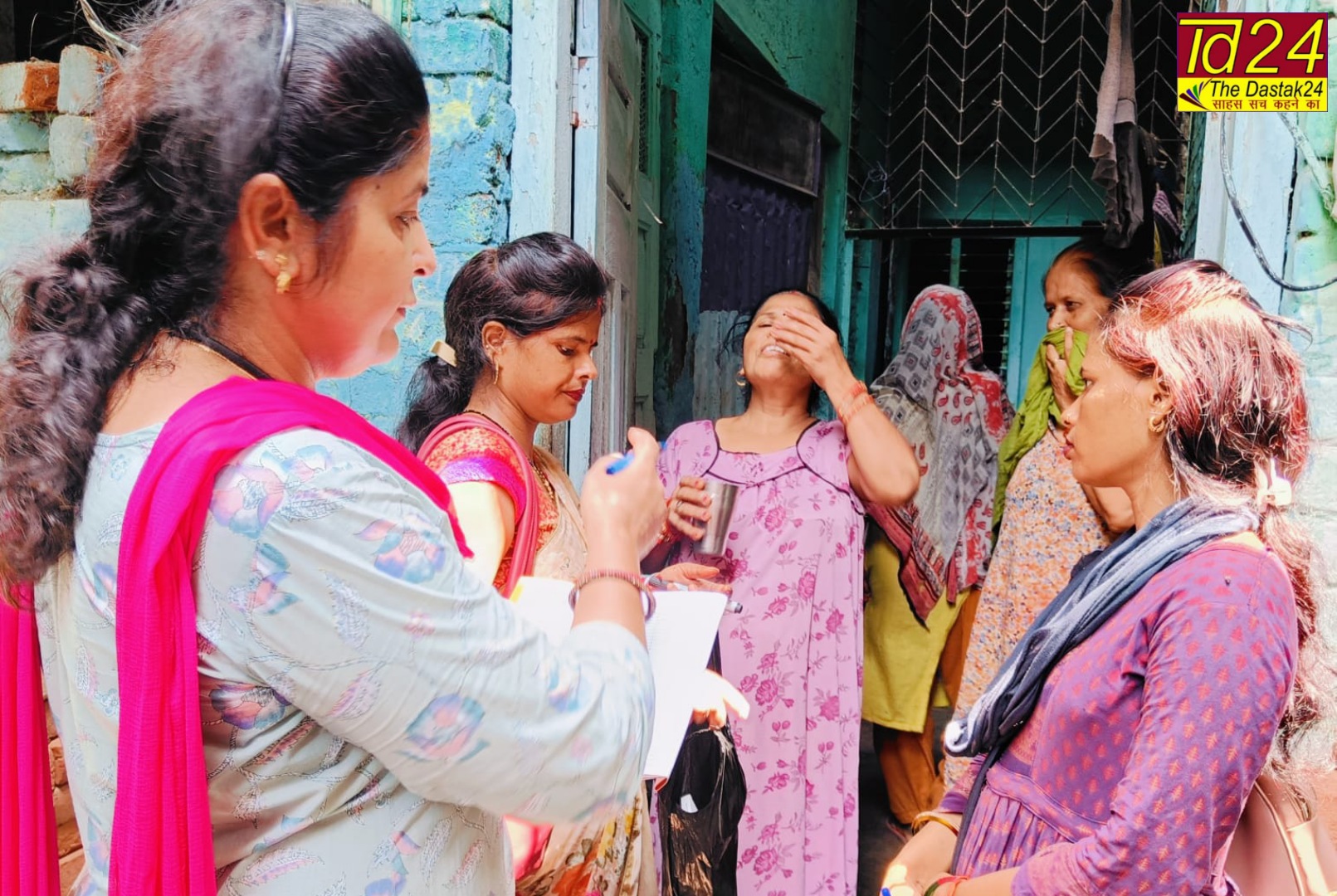 फर्रुखाबाद:जिसके शरीर में होते हैं फाइलेरिया के परजीवी उन्हीं में दिखते हैं प्रतिकूल प्रभाव-सीएमओ
