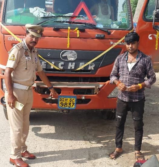 कन्नौज: वाहन की नंबर प्लेट पर कुछ भी लिखा तो यातायात पुलिस कर देगी जुर्माना
