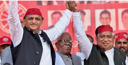 सपा ने सांसद अवधेश प्रसाद का सियासी कद और बढ़ाया