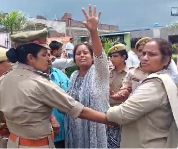 मैनपुरी में डिप्टी सीएम से मिलने गई पीड़िता के मामले में एक्शन ?