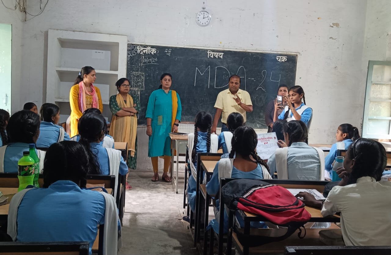 फर्रुखाबाद:राजकीय बालिका इण्टर कॉलेज में 257 लोगों ने खाई  फाइलेरिया से बचाव की दवा