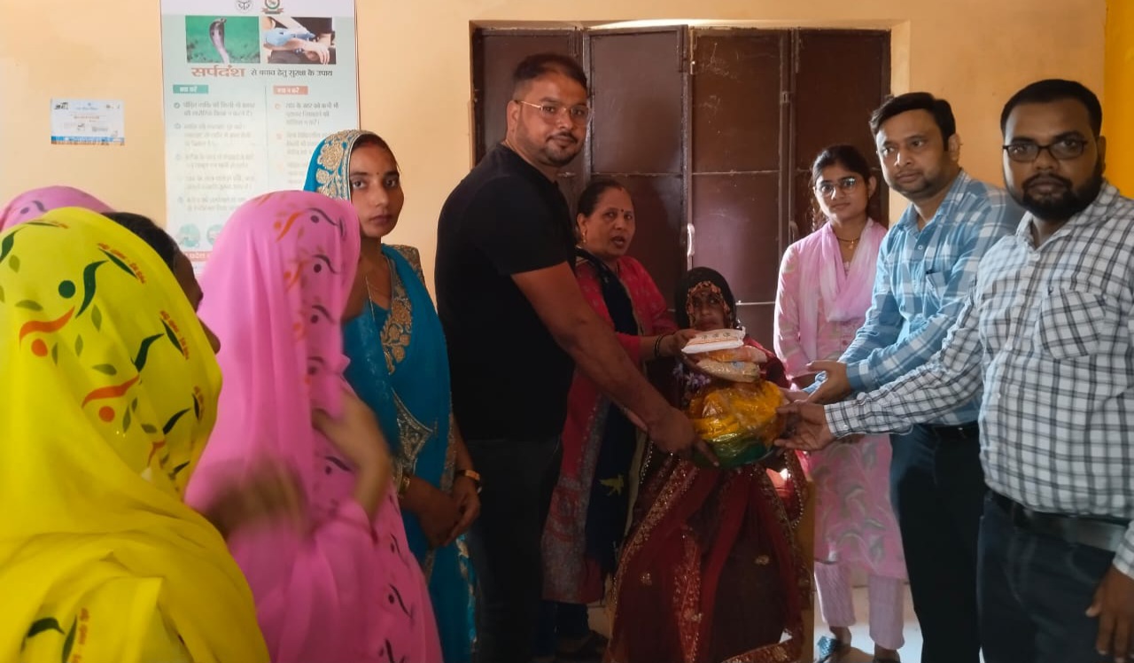 फर्रुखाबाद: स्वाती की हुईं गोदभराई तो शनि का हुआ अन्नप्रासन दी गई पोषणयुक्त थाली