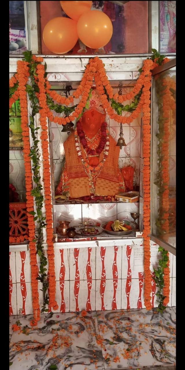कन्नौज: तिर्वा क्रॉसिंग के समीप स्थित श्री बालाजी हनुमान मंदिर तिरवा पर 17 सितंबर मंगलवार को सुबह 6 बजे श्रीबालाजी महाराज का चोला श्रंगार किया जायेगा।