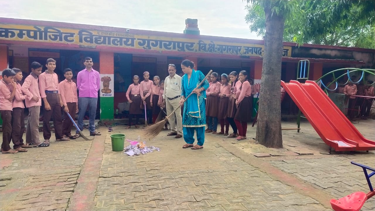कन्नौज:  अभियान चलाकर छात्रों को स्वच्छ्ता बनाये रखने हेतु किया प्रेरित