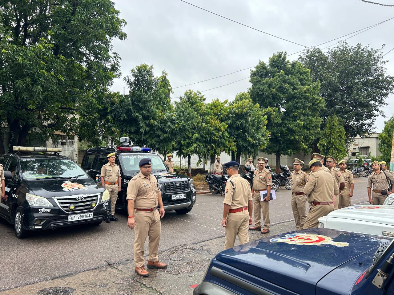 कन्नौज:  रिजर्व पुलिस लाइन में वीकिक परेड का पुलिस अधीक्षक ने किया निरीक्षण