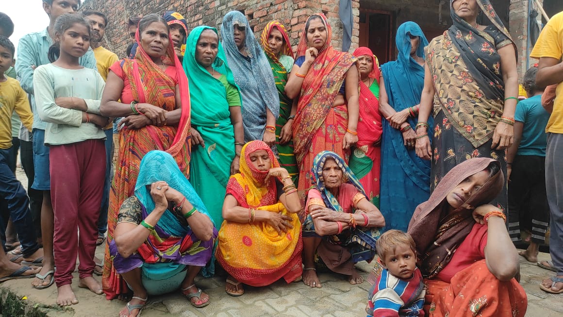 कन्नौज : बारिश के चलते कच्चे मकान की छत गिरी , मलबे में दबने से दो बच्चों की मौत एक घायल ?