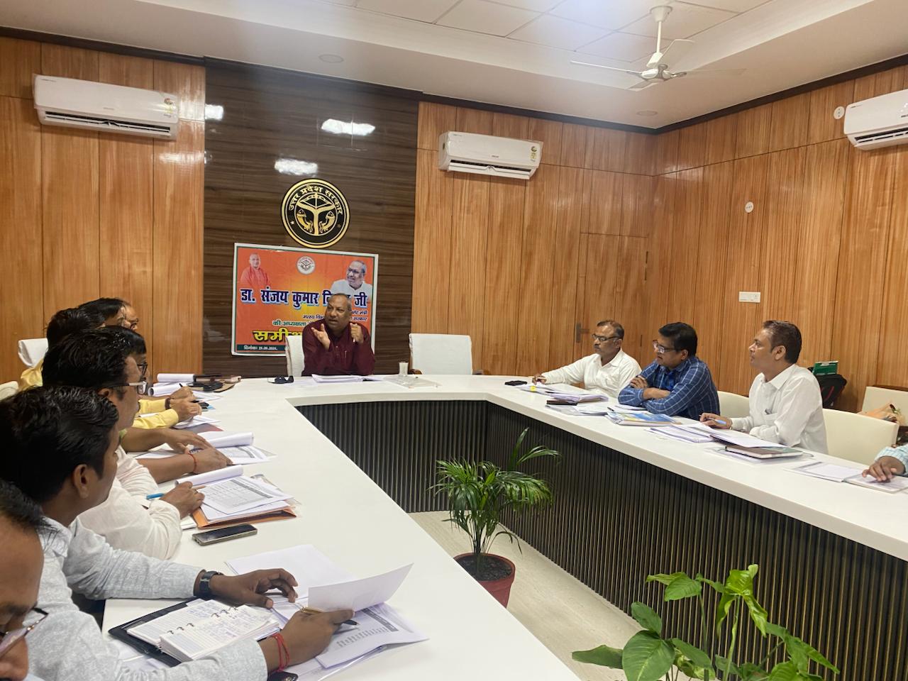 प्रयागराज-माननीय कैबिनेट मंत्री, मत्स्य विभाग ने सम्बंधित अधिकारियों के साथ मत्स्य विकास कार्यों की समीक्षा करते हुए दिए आवश्यक दिशा-निर्देश ?