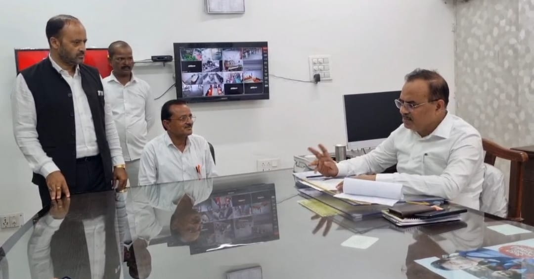 कन्नौज : पूर्व ब्लॉक प्रमुख नीलू यादव प्रकरण पर डीएम से मिले वकील ?