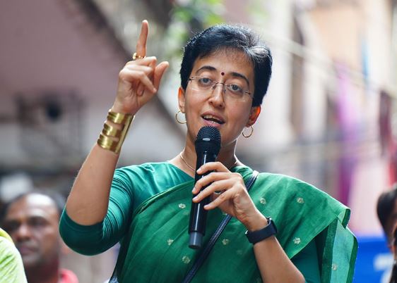 दिल्ली का मुख्यमंत्री आवास हुआ 'सील', मुख्यमंत्री आतिशी का सामान 'बाहर निकाला' गया