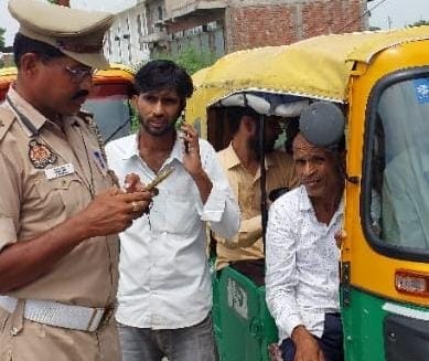 कन्नौज: यातायात पुलिस ने चलाया वाहन चेकिंग अभियान की कार्रवाही