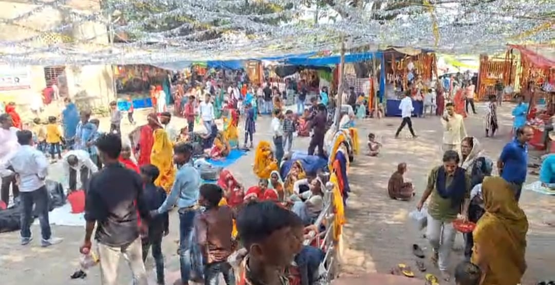 कन्नौज : प्राचीन सिद्ध पीठ मां फूलमती मंदिर में नवरात्र के तीसरे दिन रही भक्तों की भीड़ ?
