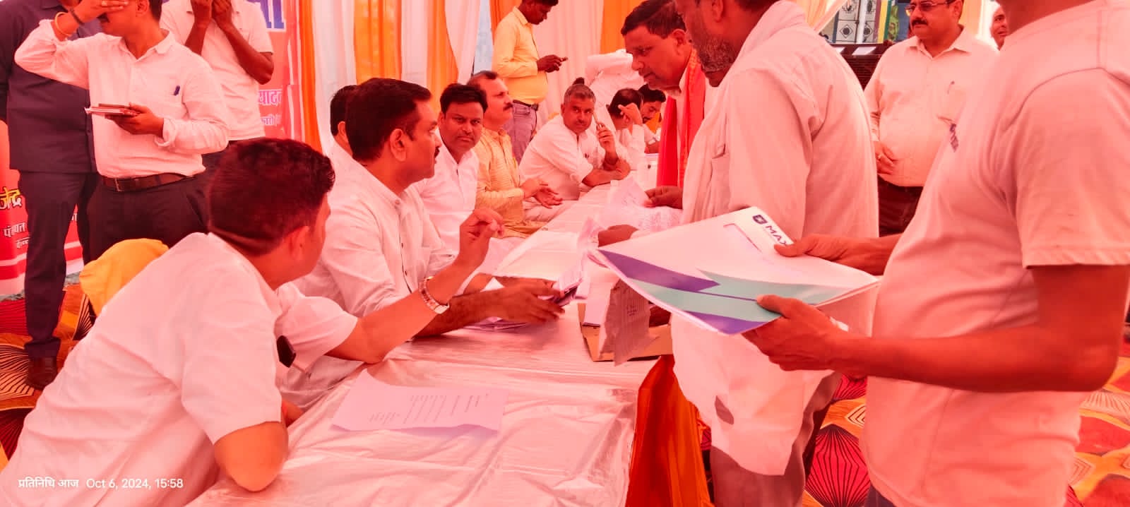 कन्नौज:  जनसंबाद में मंत्री असीम अरुण ने सुनी जनसमस्याएं