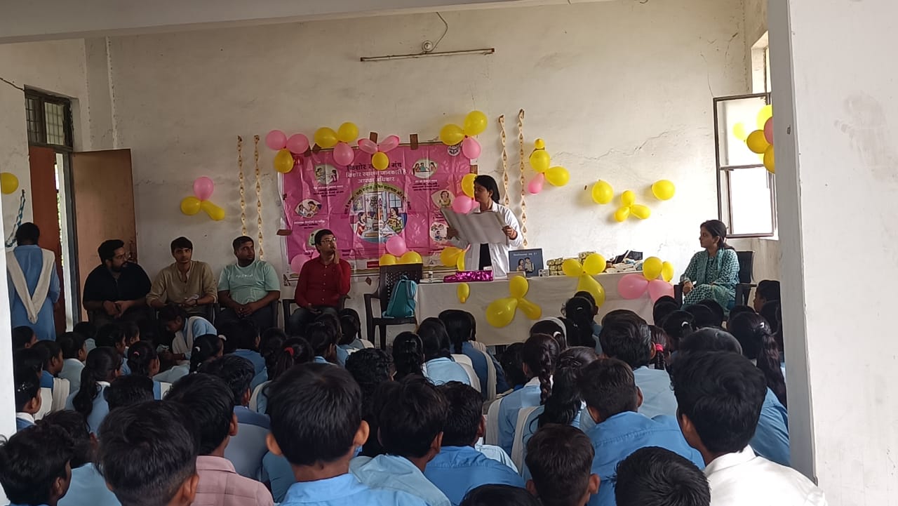 फर्रुखाबाद:पंडित दीन दयाल इंटर कॉलेज कनकापुर राजेपुर में आयोजित हुआ किशोर स्वास्थ्य मंच