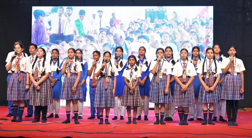 कन्नौज : ग्रैंड पैरेंट्स डे पर कार्यक्रम का आयोजन , बच्चों के कार्यक्रम देख लोगों ने की सराहना ?