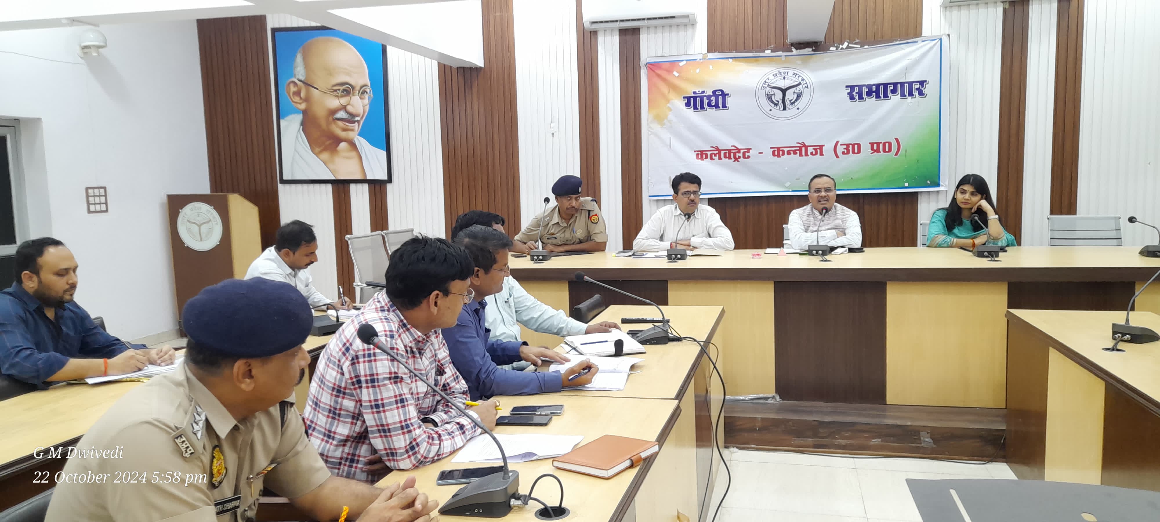 कन्नौज : बिना लाईसेस के कोई भी पटाखे की दुकान नहीं लगाएगा , अराजकतत्वों पर रखी जाए कड़ी नजर डीएम ?