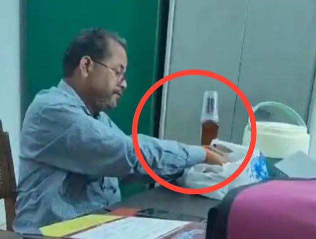 कन्नौज: ब्लॉक कर्मी का शराब पीते वीडियो वायरल