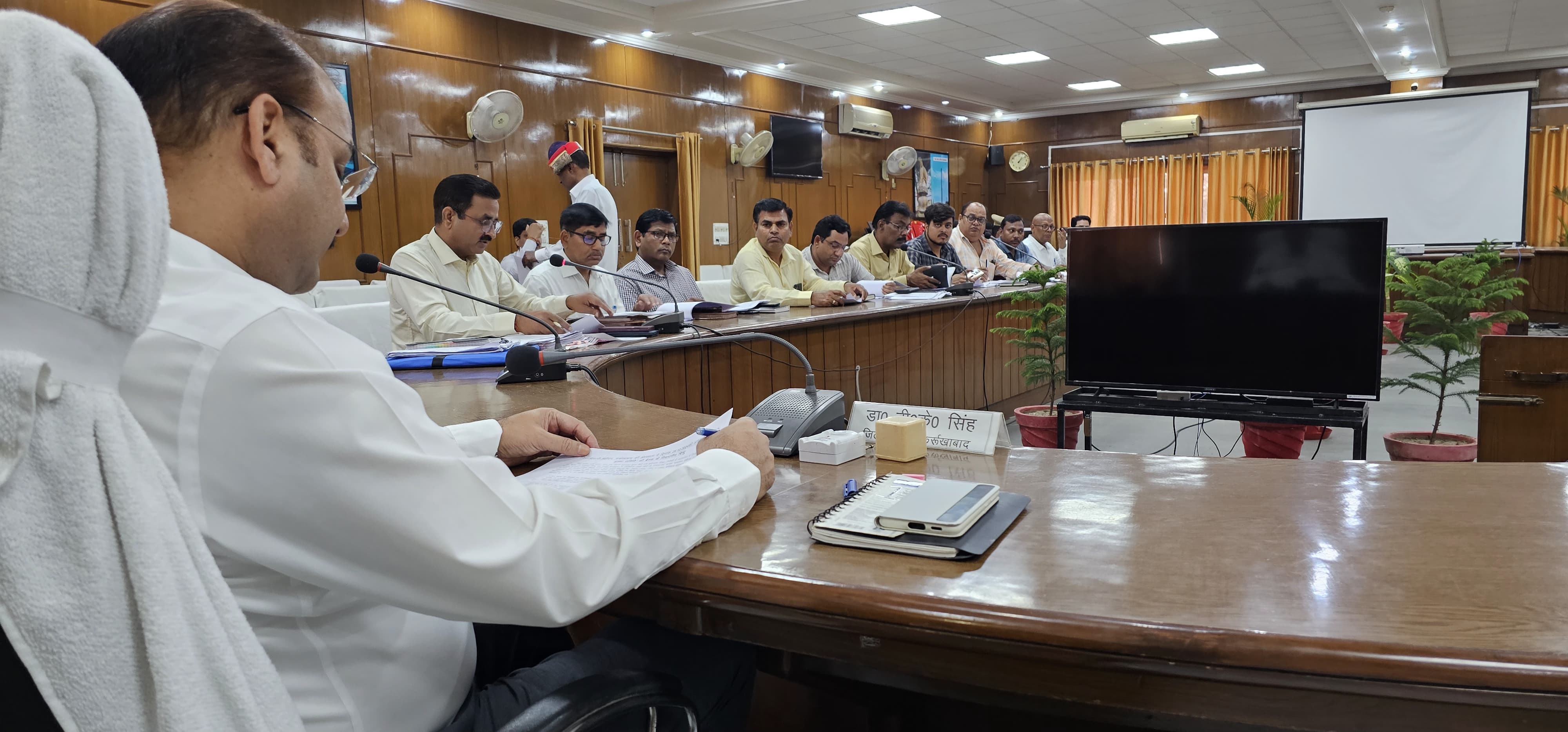 फर्रुखाबाद:जिला सड़क सुरक्षा समिति की बैठक सम्पन्न, दुर्घटनाओं में 57 प्रतिशत तथा मृतकों की संख्या में आई 50 प्रतिशत कमी