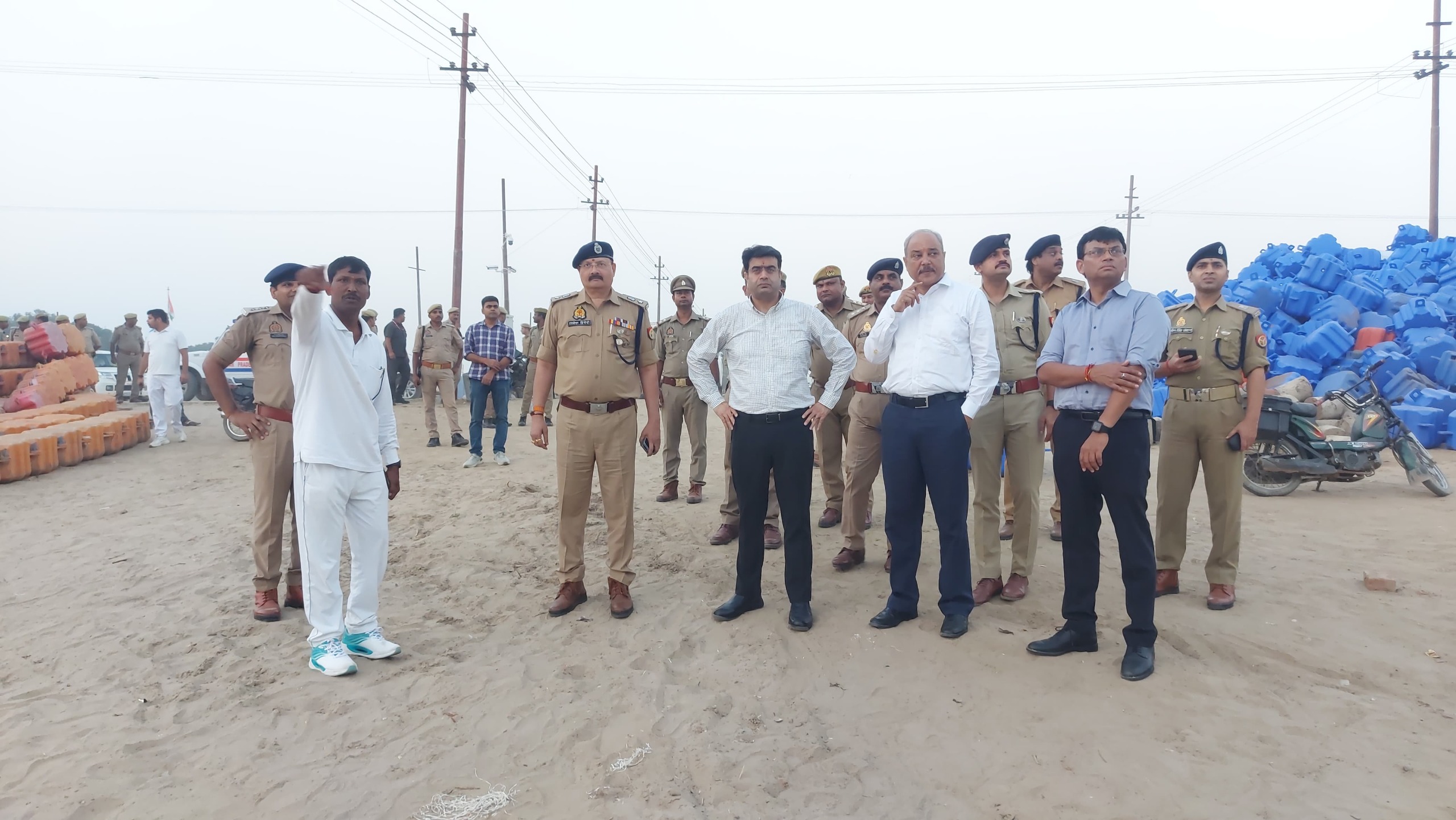 प्रयागराज: संगम क्षेत्र में चल रही तैयारियों/व्यवस्थाओं की समीक्षा की गयी