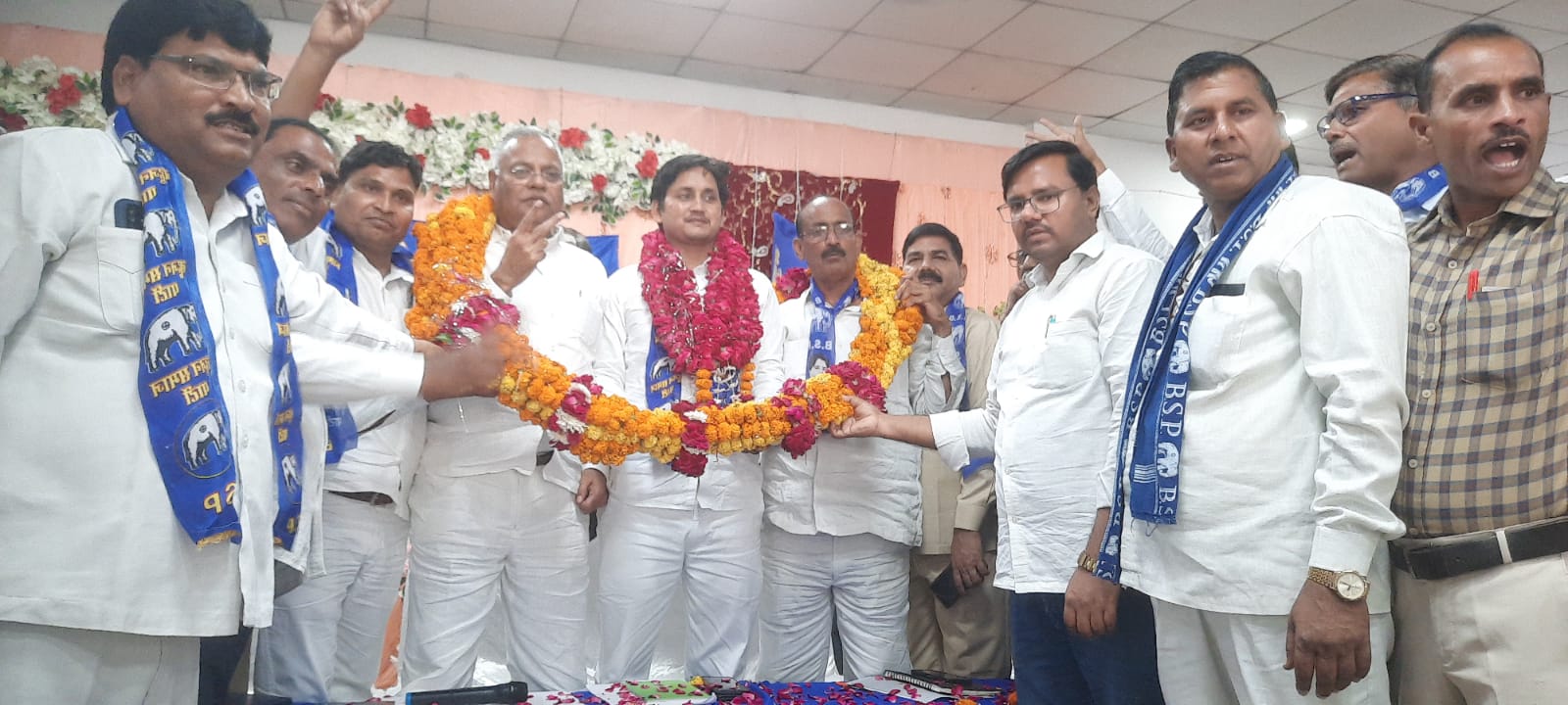 मैनपुरी के करहल सीट से बसपा ने डा.अवनीश शाक्य को बनाया उम्मीदवार ?