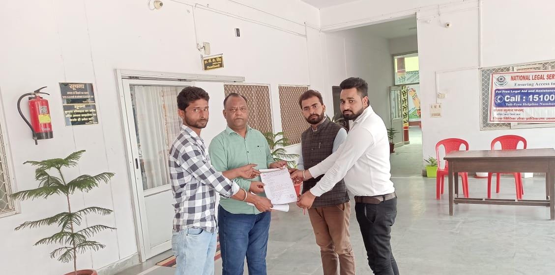 फर्रुखाबाद: इंडियन कौन्सिल ऑफ प्रेस के पदाधिकारियों ने पत्रकार दिलीप सैनी की हत्या के विरोध में सौपा ज्ञापन ?