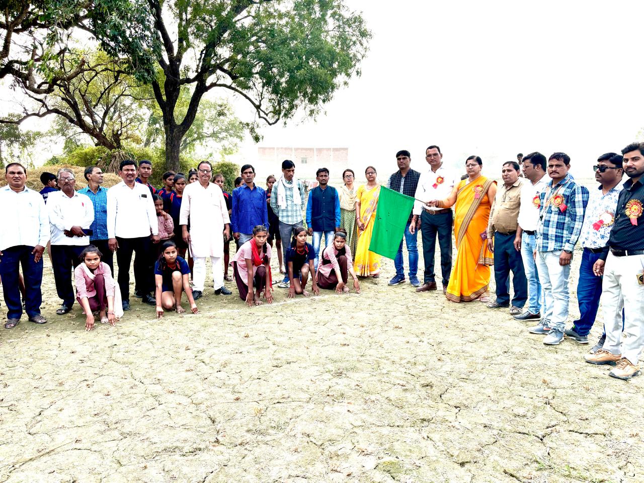 इटावा:संकुल स्तरीय खेलकूद प्रतियोगिता में ताखा के खिलाड़ियों का रहा दबदबा, प्रतियोगिता में छाए रहे ताखा के खिलाड़ी