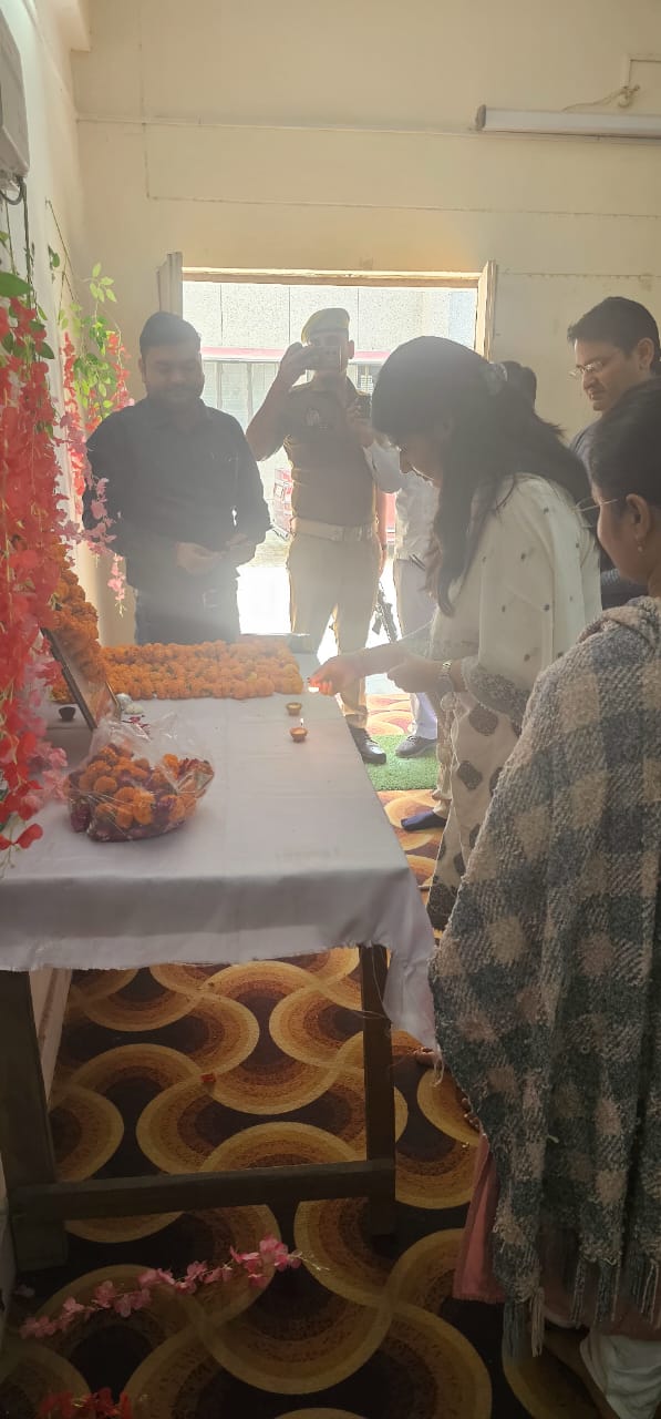 कन्नौज : तहसील स्थित सभागार में मनाया स्थापना दिवस ?
