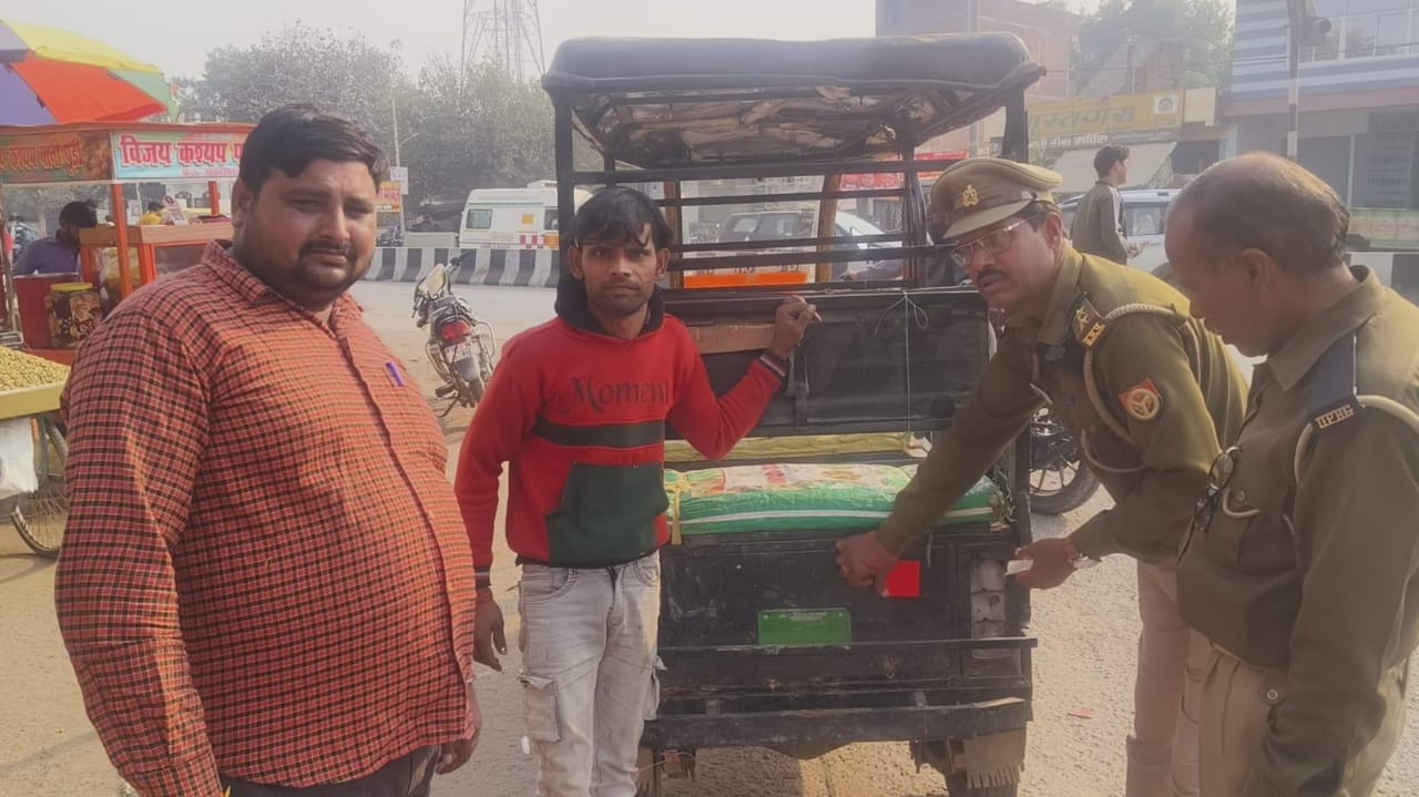 कन्नौज: घने कोहरे को लेकर दी जानकारी यातायात उप निरीक्षक अरशद अली