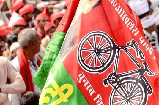 AI समिट में यूथ कांग्रेस के प्रदर्शन पर सपा ने उठाए सवाल