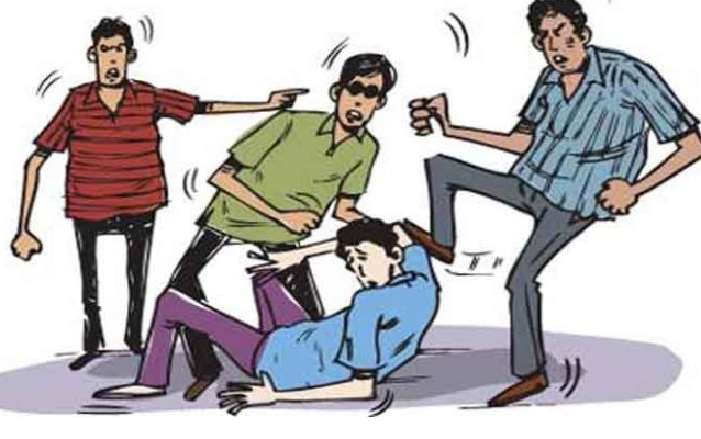 मैनपुरी में कार को लेकर हुआ विवाद ?